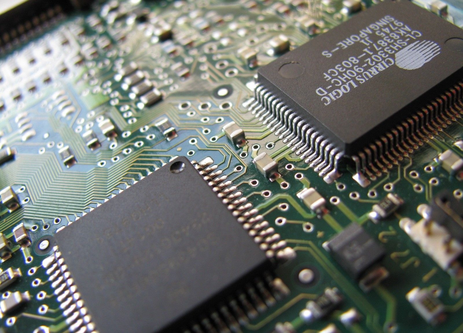 computer_main_board_chips